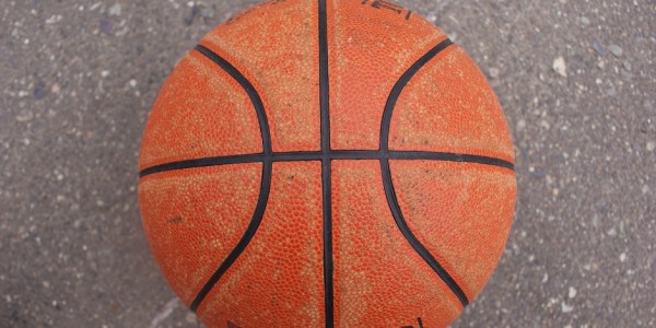 新科FMVP扫阴霾！三分11中5轰22+5+6断 全场球迷为杨舒予欢呼