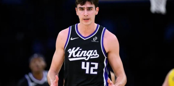 开云注册入口-威少苦等！国王116-111险胜爵士，德罗赞41+4+11+3，海耶斯16+5+8