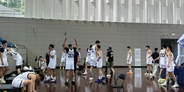 开云官网-广东备战全运会！“黑白矮”驰援杜锋，男篮四大中锋正式到位！